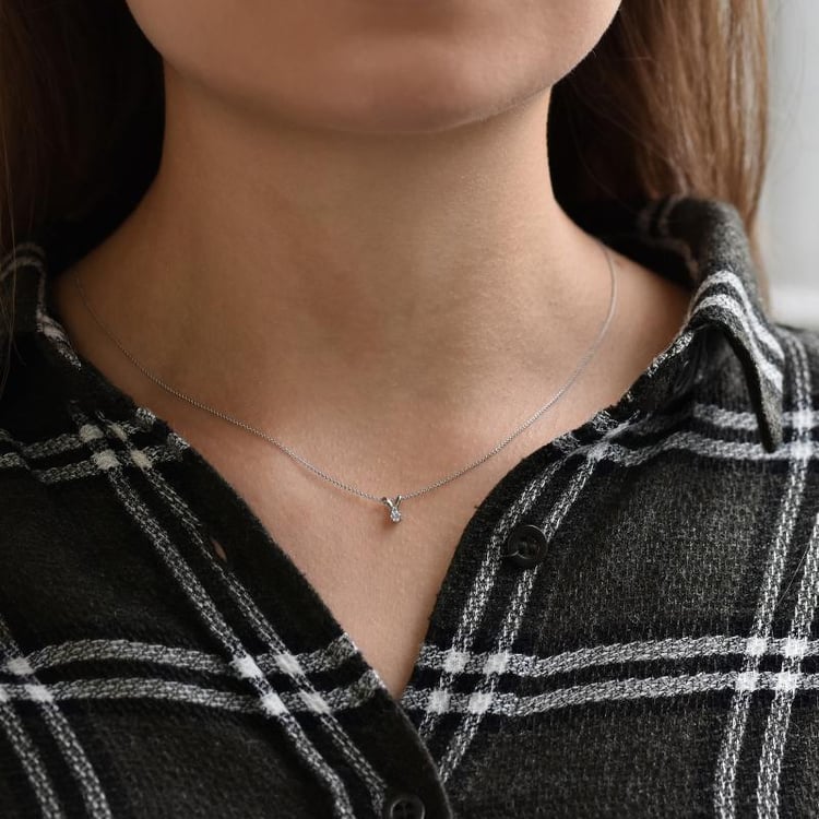 Zlatý náhrdelník s diamantom 36339