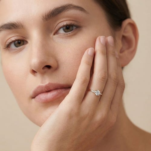 Zásnubný prsteň z orieškového zlata s lab-grown diamantmi Mileva