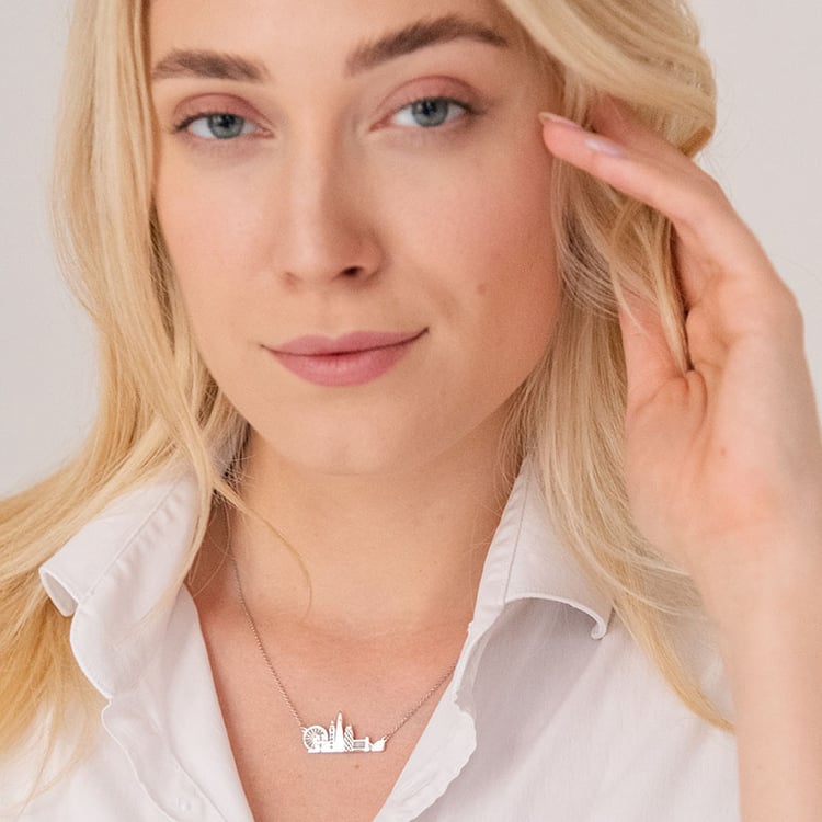 Strieborný náhrdelník mesta Londýn 107119