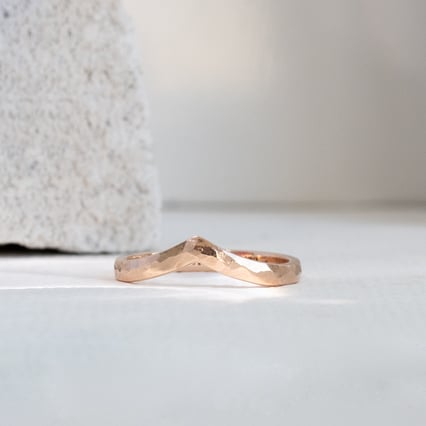 Vykrojená tepaná obrúčka Elnora