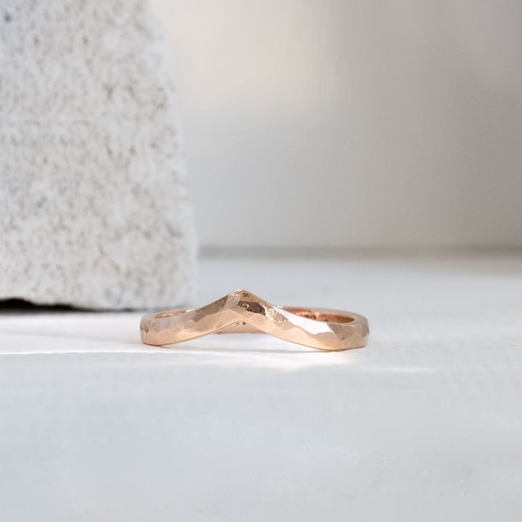 Vykrojená tepaná obrúčka Elnora 122606