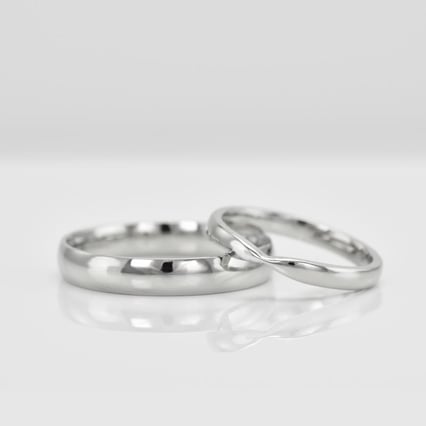 Platinové svadobné prstene so zúženou dámskou obrúčkou a komfortný pánsky Aello