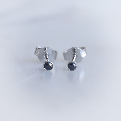 Minimalistický set šperkov s čiernymi diamantmi Jett