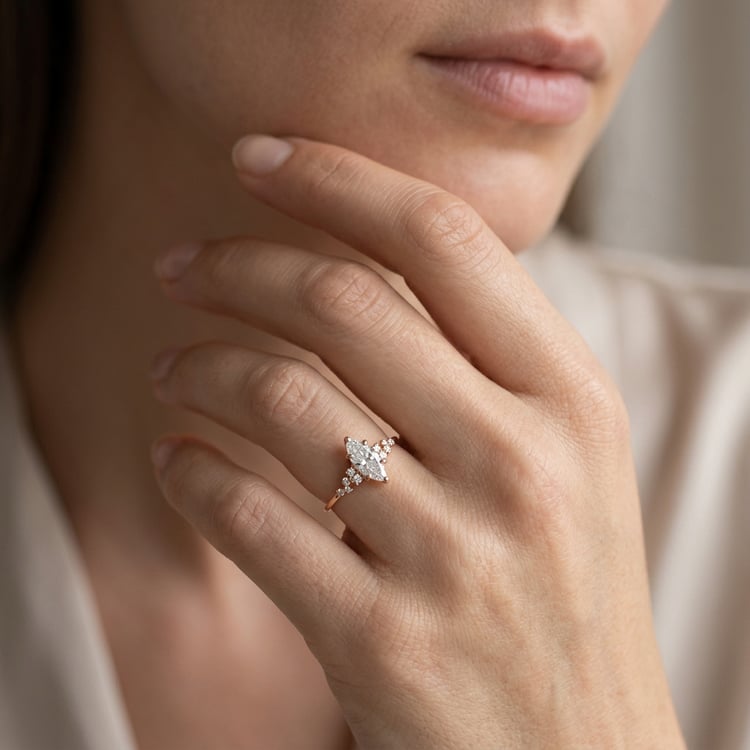 Zásnubný prsteň s diamantmi Joanna 170910