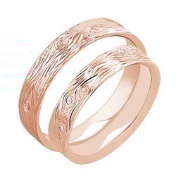 Svadobné obrúčky s ručnou rytinou motívu dreva a diamantmi Wood