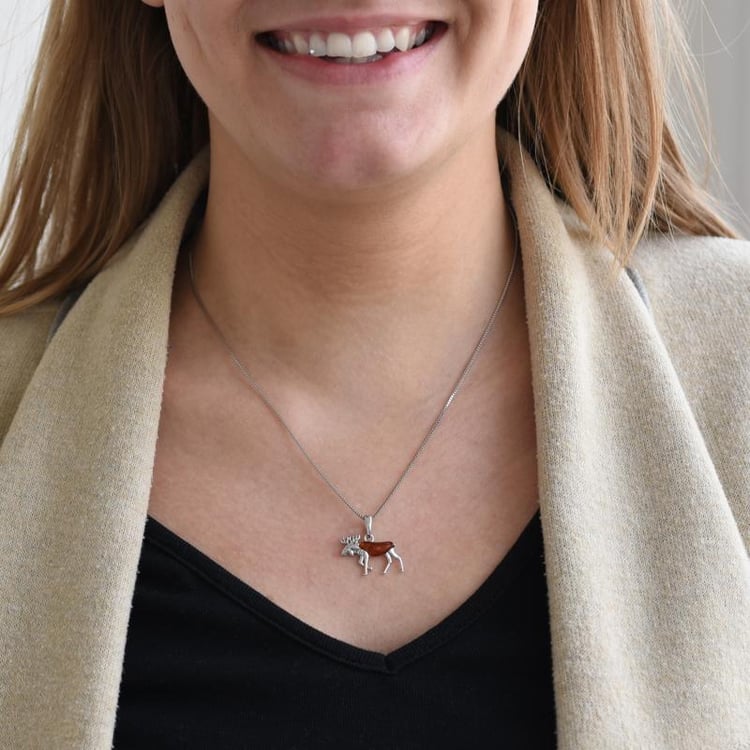 Jantárový los v striebornom prívesku Savion 52122