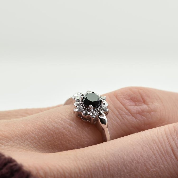 Prsteň s diamantom 27829