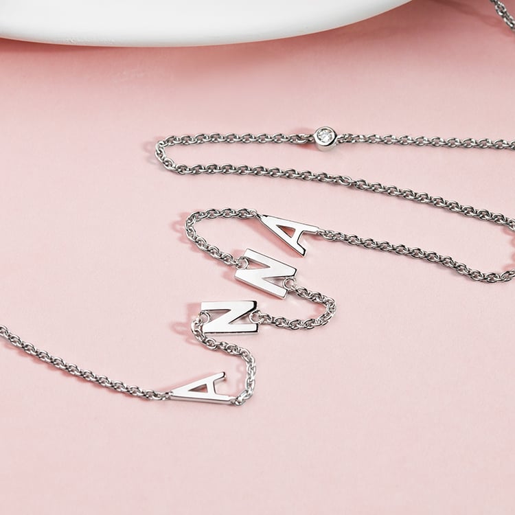 Náhrdelník so 4 písmenami vašej voľby a diamantom Lupe 150666