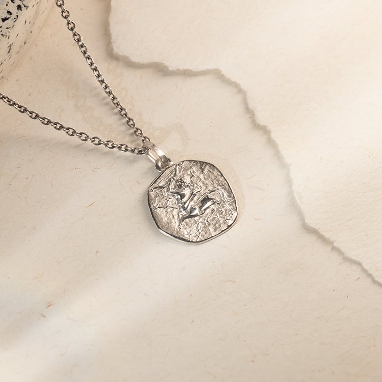 Zlatý prívesok so symbolmi znamenia zverokruhu 143670