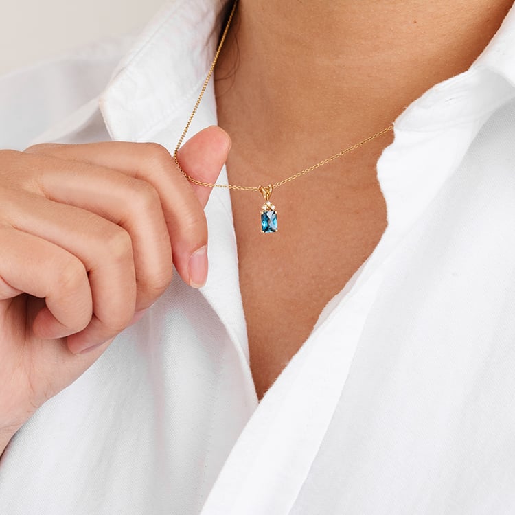 Zlatý prívesok s radiant topásom a diamantmi Edlin 123171