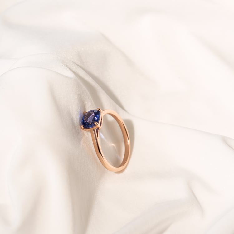 Zlatý prsteň s cushion tanzanitom Belen 102097