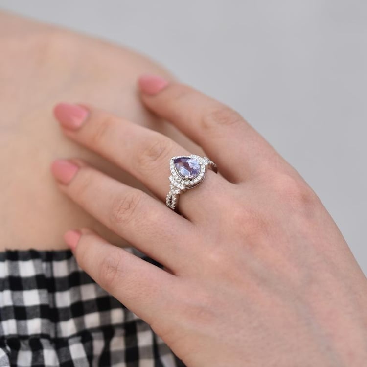 Prsteň s alexandritom a zirkónmi 45304