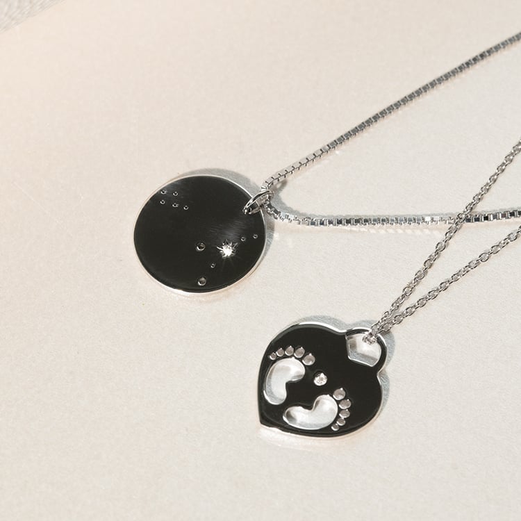 Strieborný prívesok so súhvezdím a diamantom Meri 137412