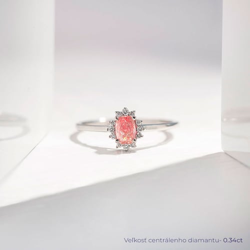 Zásnubný prsteň s certifikovaným fancy pink lab-grown diamantom Neve