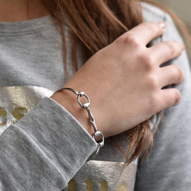 Strieborný náramok v tvare konského zubadla 39657