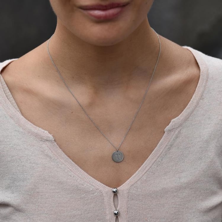 Prívesok s diamantom a gravírom písmena 70420