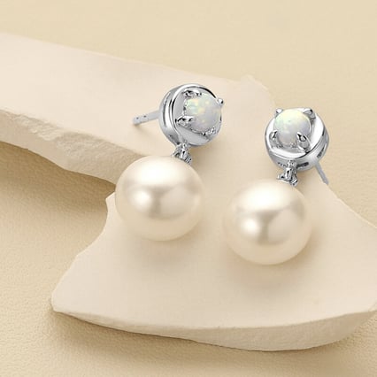 Strieborné perlové náušnice s lab-grown opálmi Billie