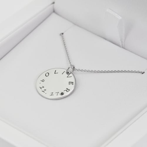Platinový prívesok s čiernym diamantom a gravírom vašej voľby Lorenzo
