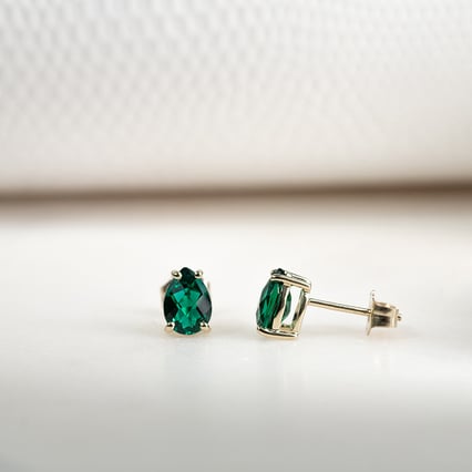 Zlaté náušnice so smaragdovými slzami Rekan