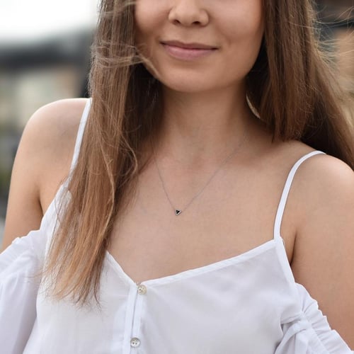 Zlatý náhrdelník s čiernym triangle diamantom Agila