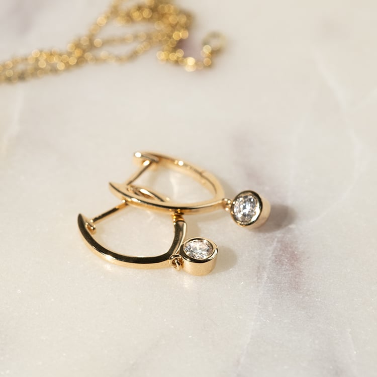 Zlaté visiace náušnice s diamantmi Skylar 137474