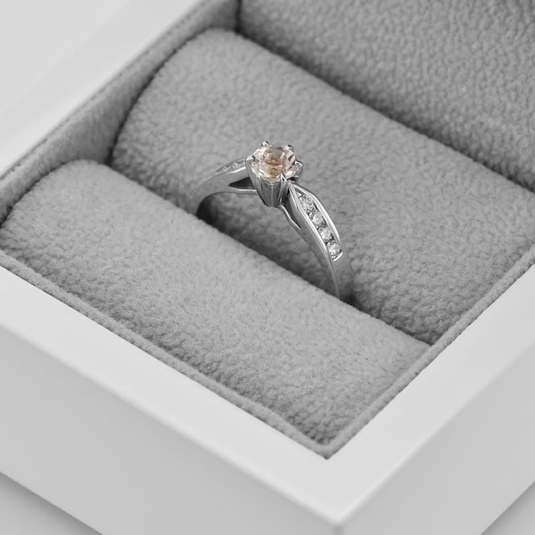 Prsteň z bieleho zlata s diamantmi 43519