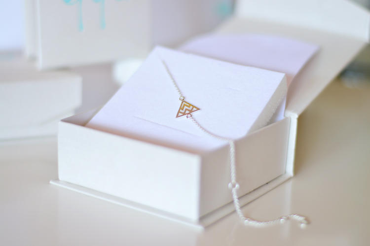 Jemný náramok 9890