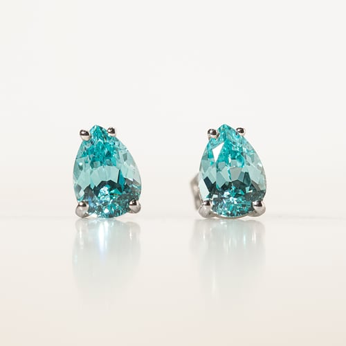 Zlaté náušnice s pear lab-grown paraiba turmalínom Ida