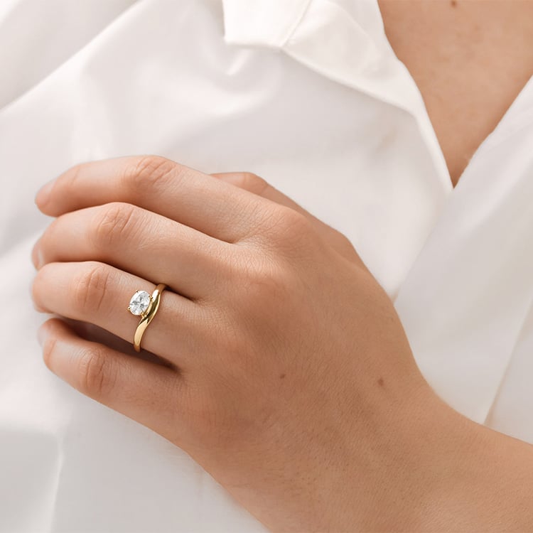 Atypický zásnubný prsteň 154847