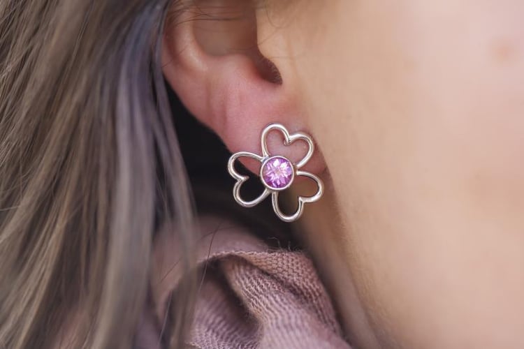 Nežné strieborné náušnice s ružovými zafírmi 4241