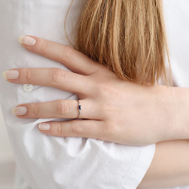 Zlatý prsteň so zafírom 90383