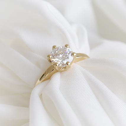 Zásnubný prsteň s moissanitom Greame