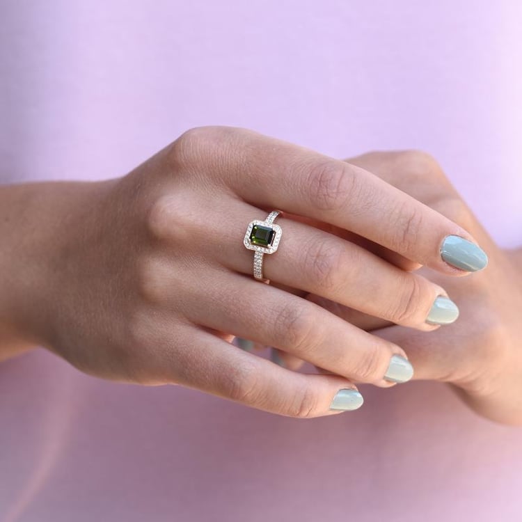 Prsteň so zeleným turmalínom a diamantmi z ružového zlata 47474