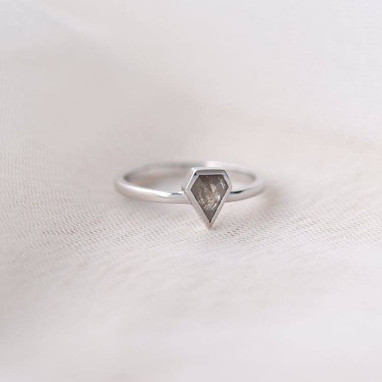 Zlatý prsteň 58310