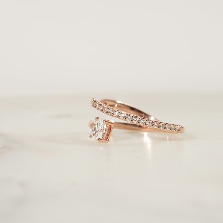 Atypický zásnubný prsteň s diamantmi Ever 137542