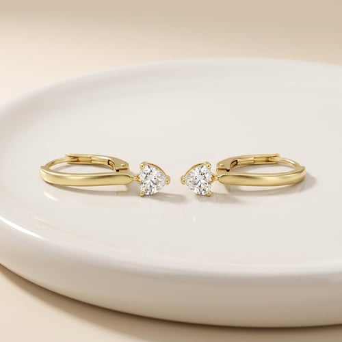 Strieborné náušnice v tvare srdca s 0.25ct lab-grown diamantom Lola