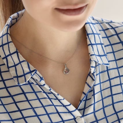 Elegantný zlatý prívesok s ružovým zafírom Havannah