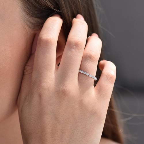 Vintage obrúčka s lab-grown diamantmi a komfortný prsteň Edan