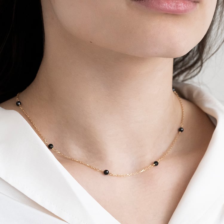 Strieborný pozlátený náhrdelník so spinelovými korálkami Lacey 115666