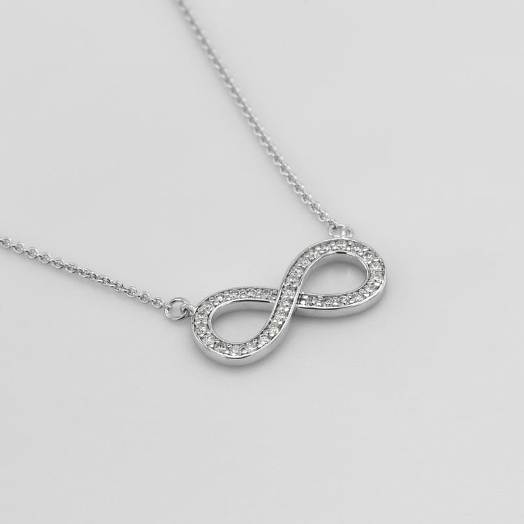 Náhrdelník z bieleho zlata s diamantmi 50645