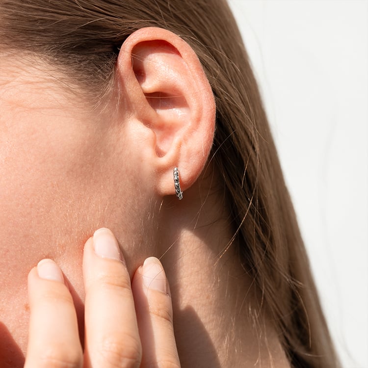 Kruhové prepletené náušnice zo striebra Torcy 143899