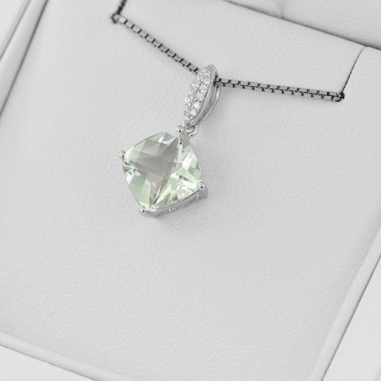 Náhrdelnk so zeleným ametystom 5492