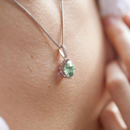 Náhrdelnk so zeleným ametystom 16258