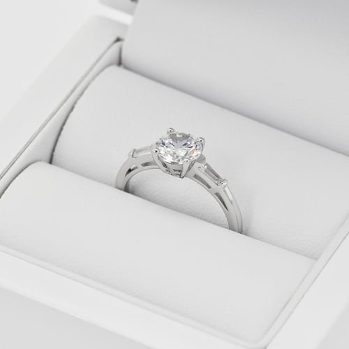 Zásnubný prsteň s diamantmi Talyse