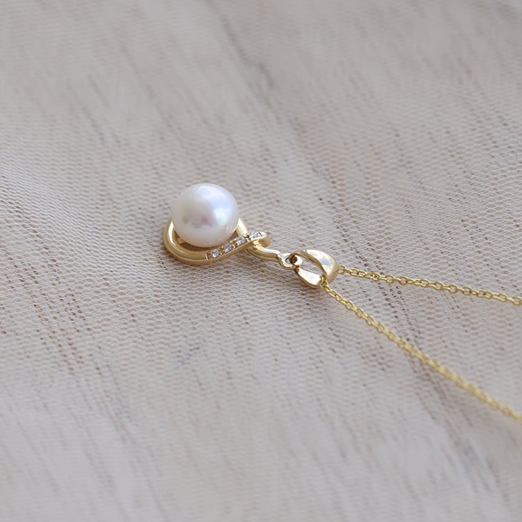 Perlový prívesok so zirkónmi 64447