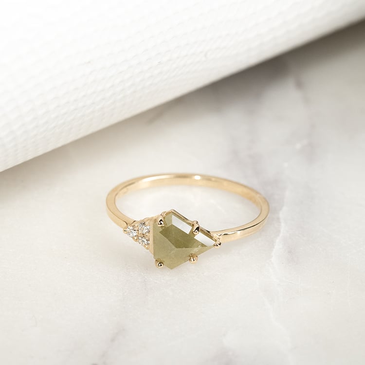 Prsteň s pentagon salt and pepper diamantom Emilija 132098