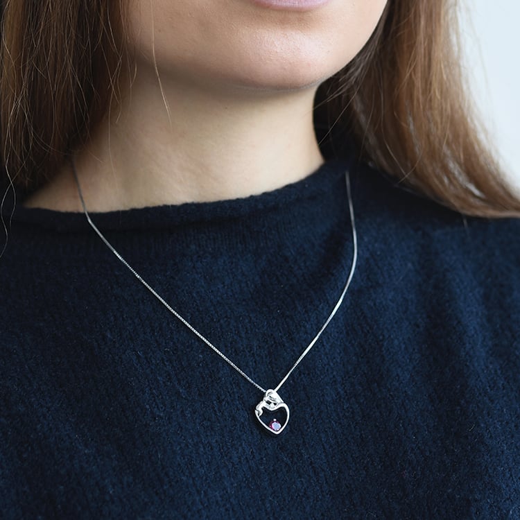 Strieborný prívesok matka a dieťa s rhodolit granátom a diamantom 58821