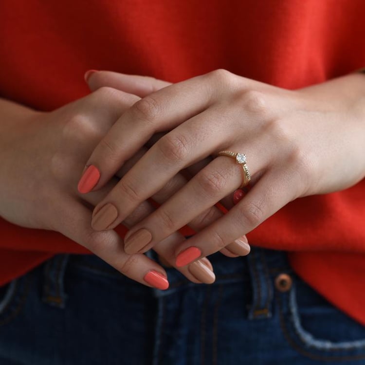 Zlatý zásnubný prsteň s diamantmi 75769