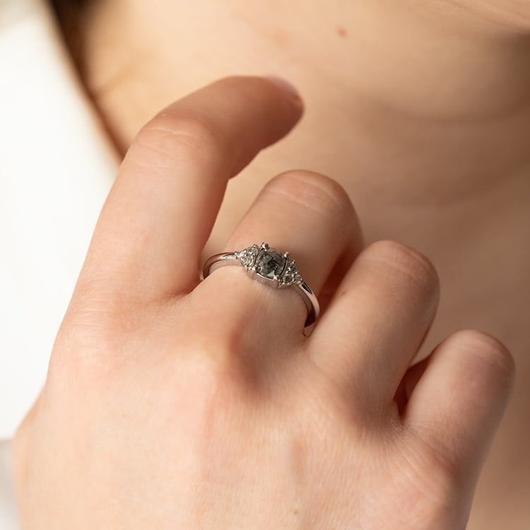 Zlatý prsteň so salt and pepper diamantom Mirko 139166