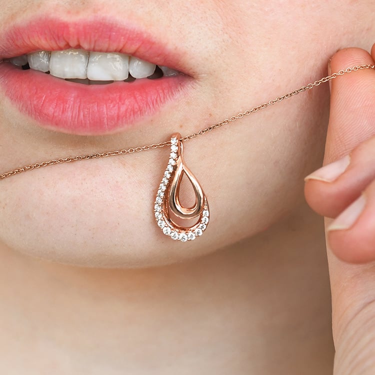 Elegantný prívesok s diamantmi Malaya 122359